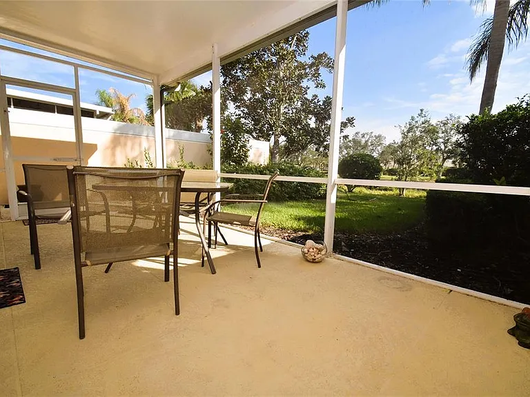 7624 Bergamo Ave #4B — Photo 4