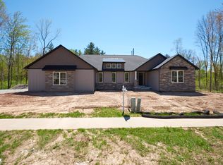 3621 Folkestone Dr, Green Bay, WI 54313