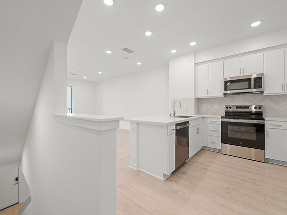 Blossom Plan 6 Homesite 32 Covina, CA