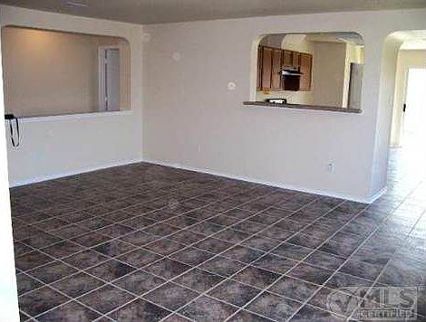 2nd image of 6102 Mayfair Farm