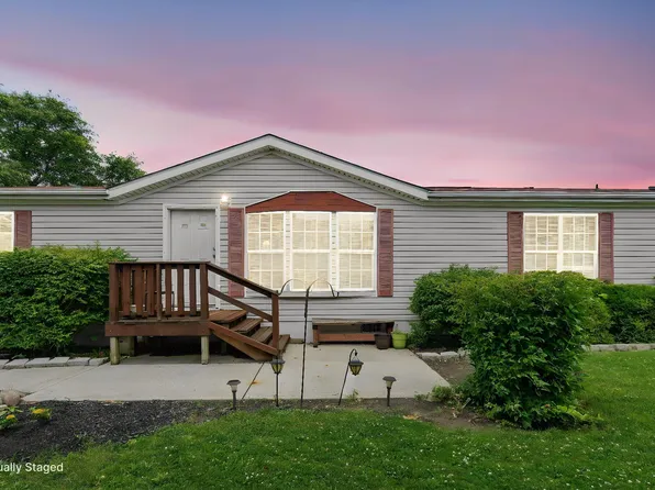 420 Lockbay Rd, Commercial Point, OH 43116