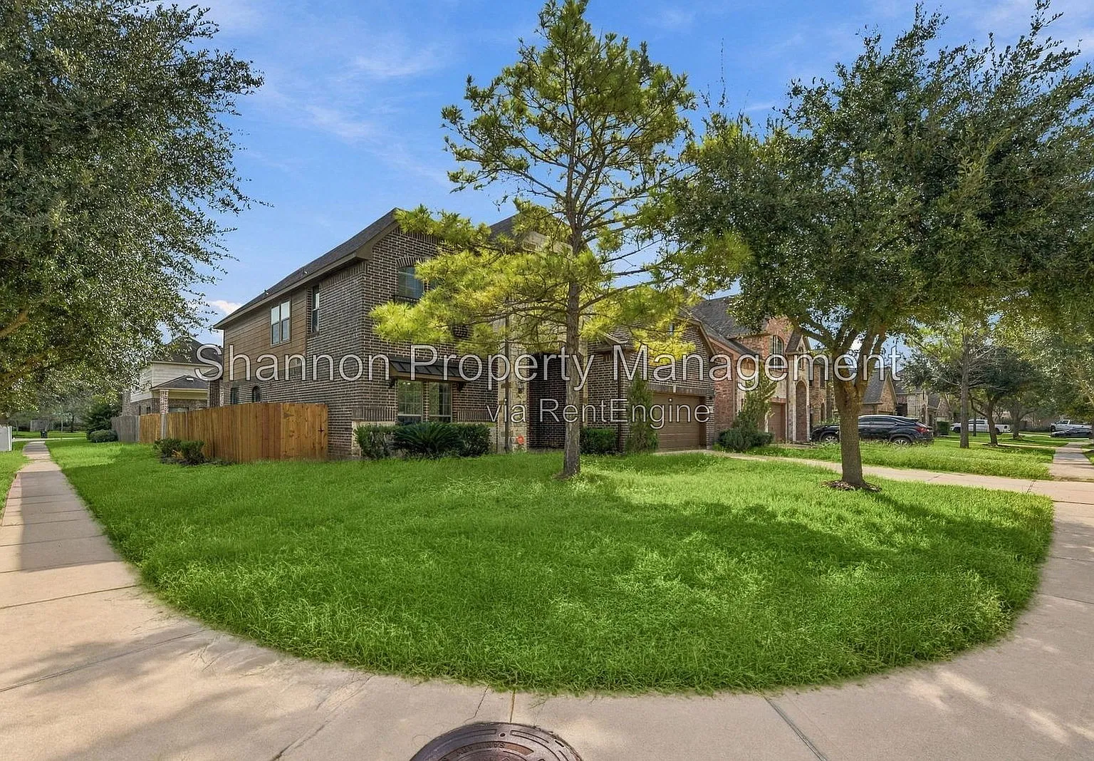 4 bed, 2.5 bath, 3050 sqft, $2,900 — Photo 2