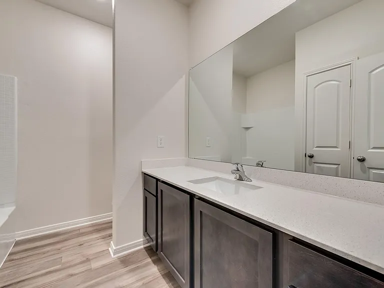 833 Serena Dr — Photo 15