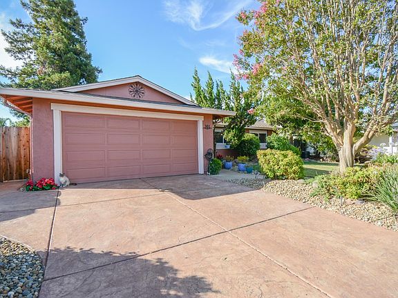 3rd image of 301 Ponderosa Drive
