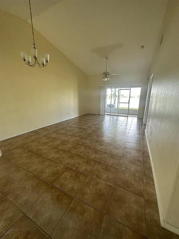 3 bed, 2.0 bath, 1128 sqft, $2,100 — Photo 3