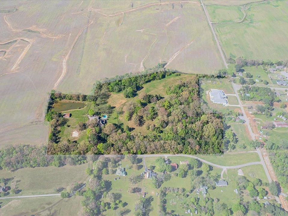 1st image of 230 Levy Dr