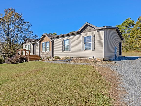 3rd image of 978 Bancroft Rd