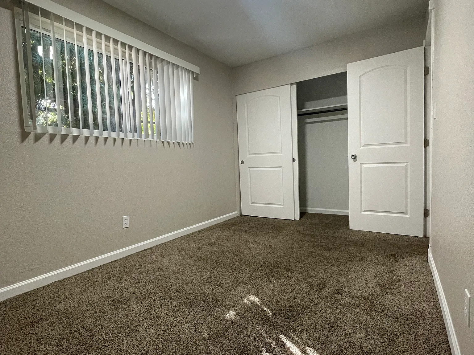 2 bed, 800 sqft, $1,750 — Photo 2