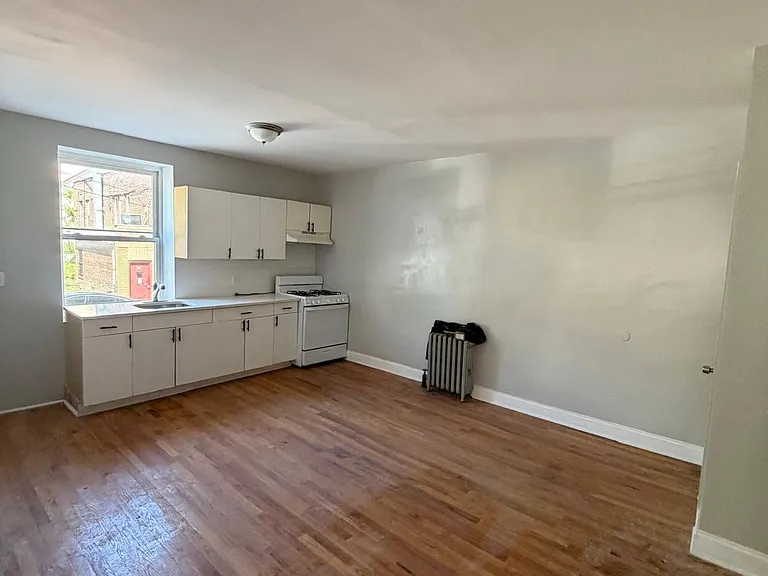 9-11 Fuller Pl #1 — Photo 1
