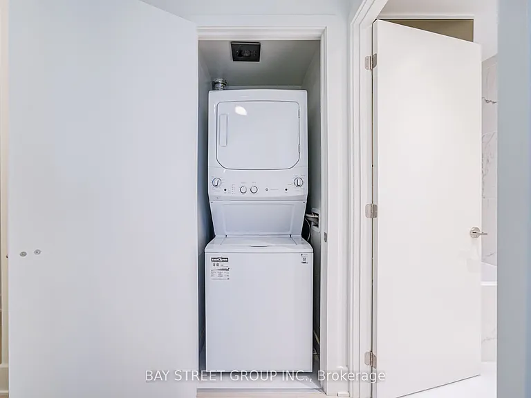 11 Yorkville Ave #2312 — Photo 42