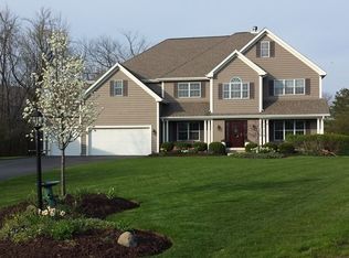 31175 Prairie Ridge Ct E, Libertyville, IL 60048