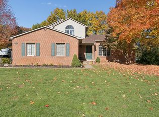 13153 Cove Ridge Dr, South Lyon, MI 48178
