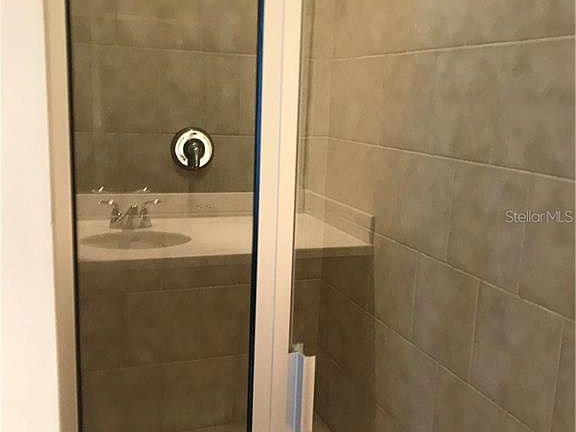 5th image of 1120 E Kennedy Blvd Unit 1123