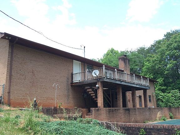 5th image of 244 Greenbriar Dr