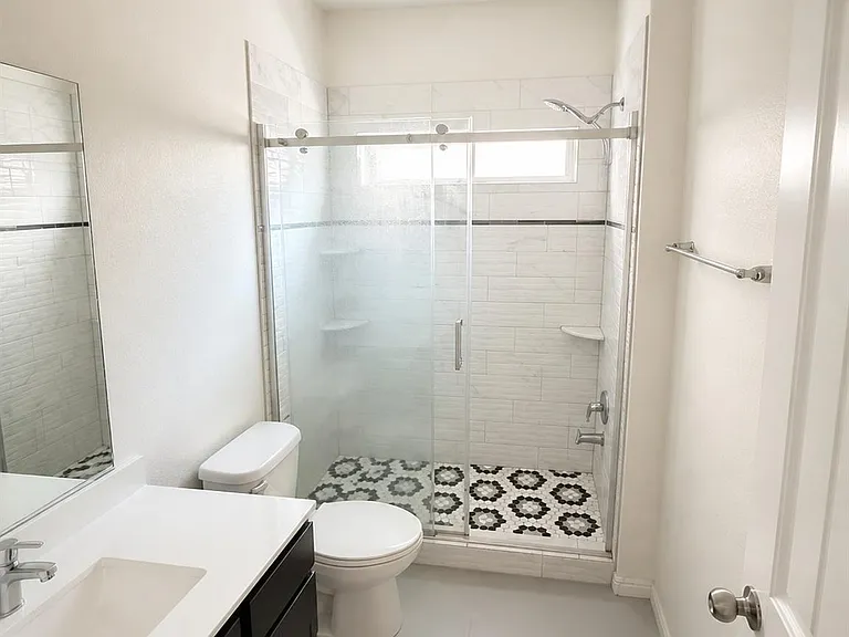 617 Cortona Ln — Photo 2