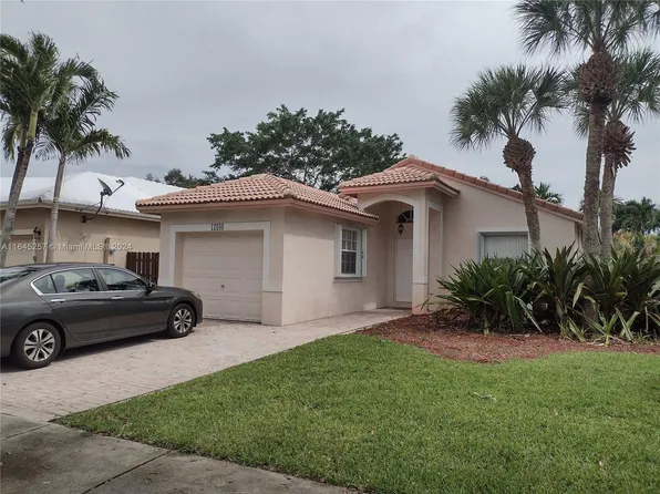 17088 NW 11th St, Pembroke Pines, FL 33028
