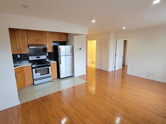 4th image of 6473 Austin St APT 4C