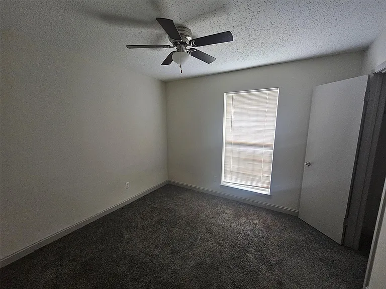 3206 Pebble Lake Dr — Photo 15