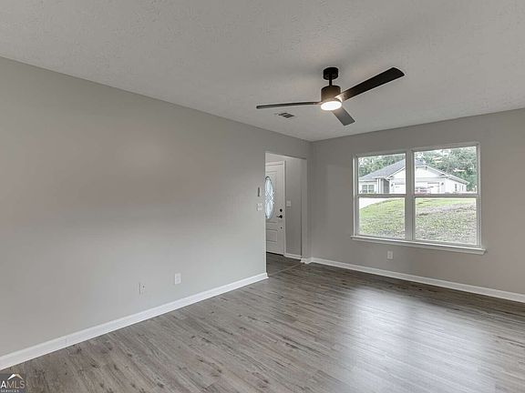 4th image of 468 Magnolia Grove Pl