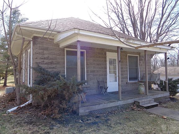 2nd image of 203 W Arthur St