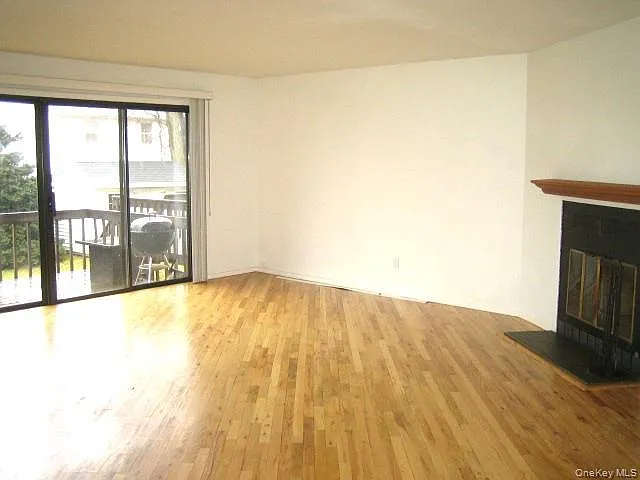70 Hickory Rd #B — Photo 4