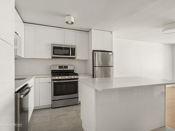 5th image of 7 E 35th St APT 2C