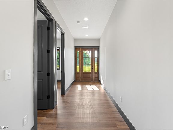 4th image of 2085 Belfort Ave