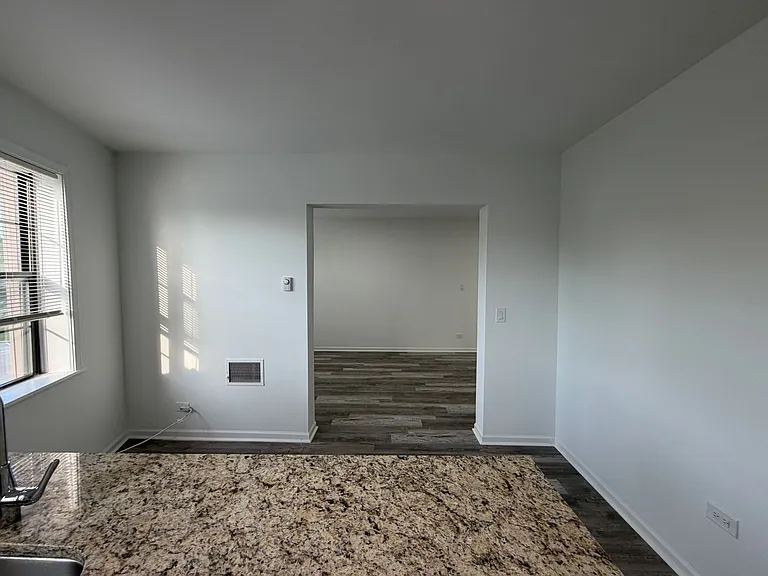 27 E Park Blvd — Photo 16