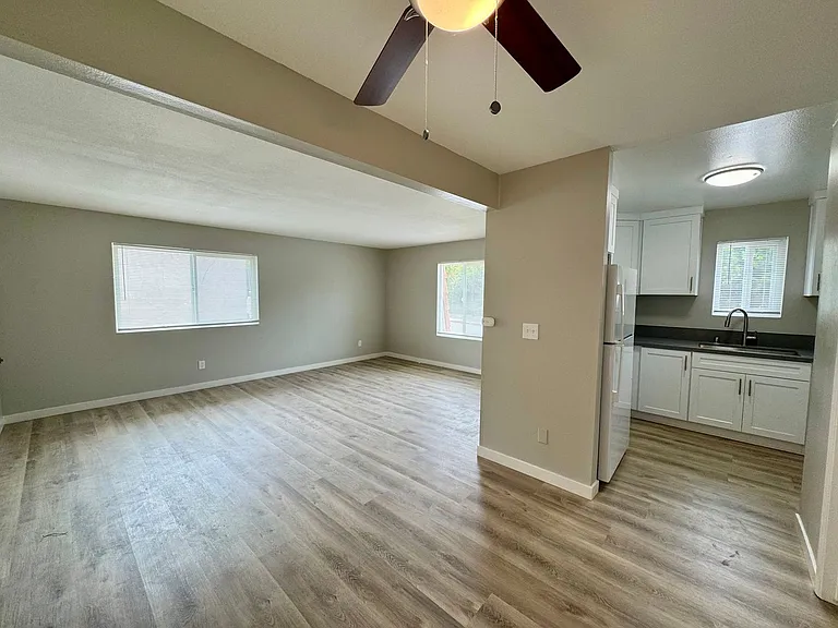 7631 Ellis Ave #B — Photo 7