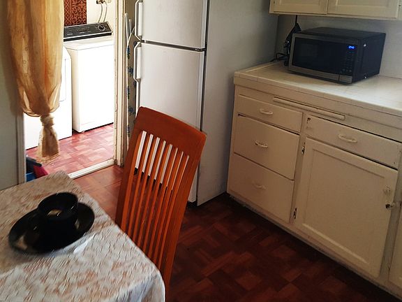 5th image of 1129 E 123rd St