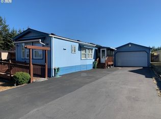 2945 Knott Ter, Coos Bay, OR 97420