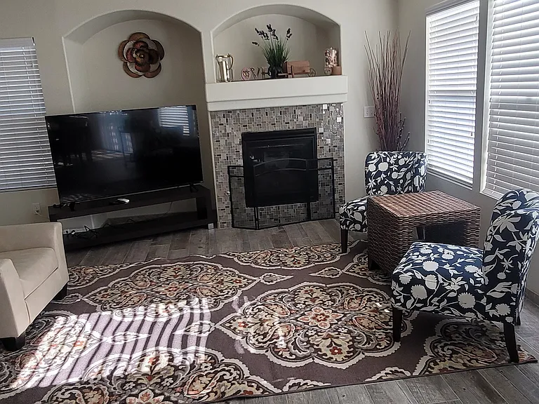 10022 Altura St — Photo 3