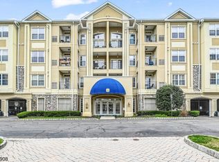 4106 Harcourt Rd, Clifton, NJ 07013