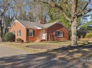 1127 Twin Lakes Rd, Rock Hill, SC 29732