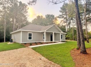 120 Readys Dr, Lucedale, MS 39452