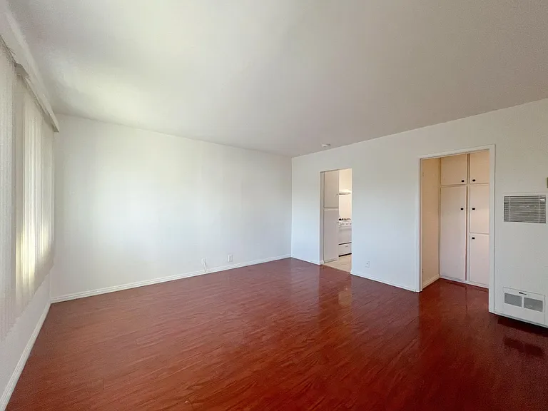 325 N Garfield Ave #H — Photo 2