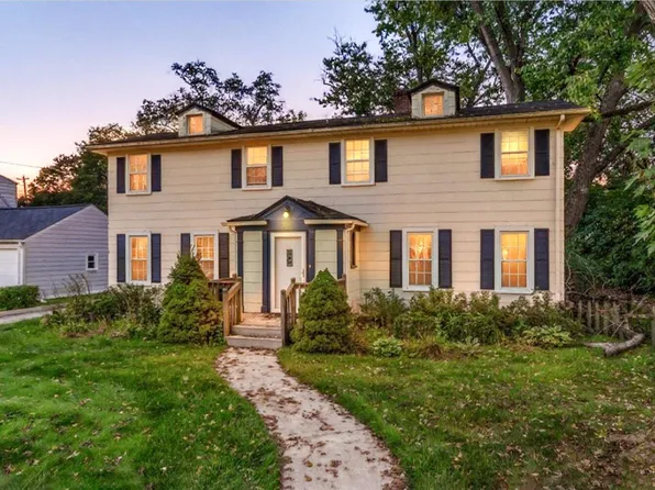 1312 Sunnyside Dr, Kalamazoo, MI 49048
