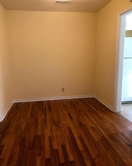 633 E College Ave — Photo 3