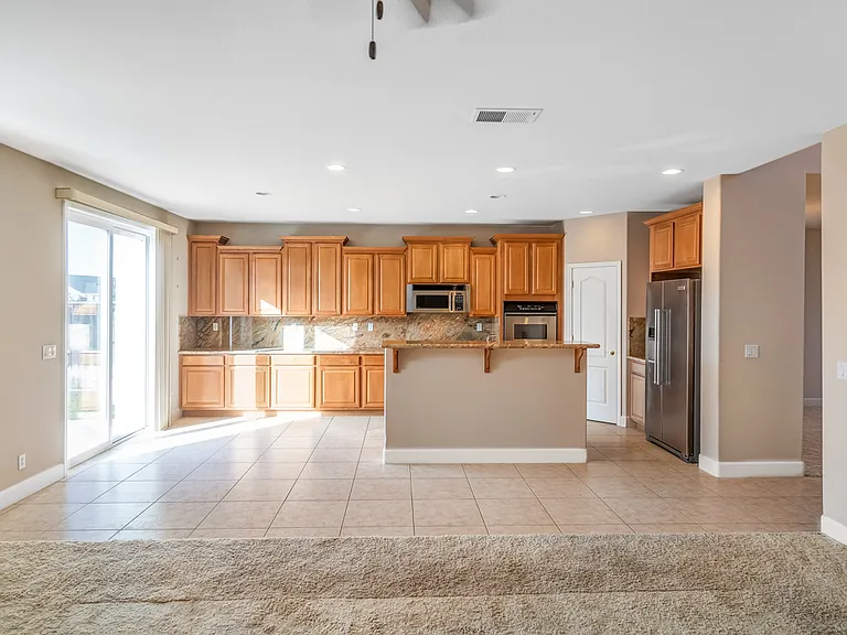 4382 Shoreline Ct — Photo 4