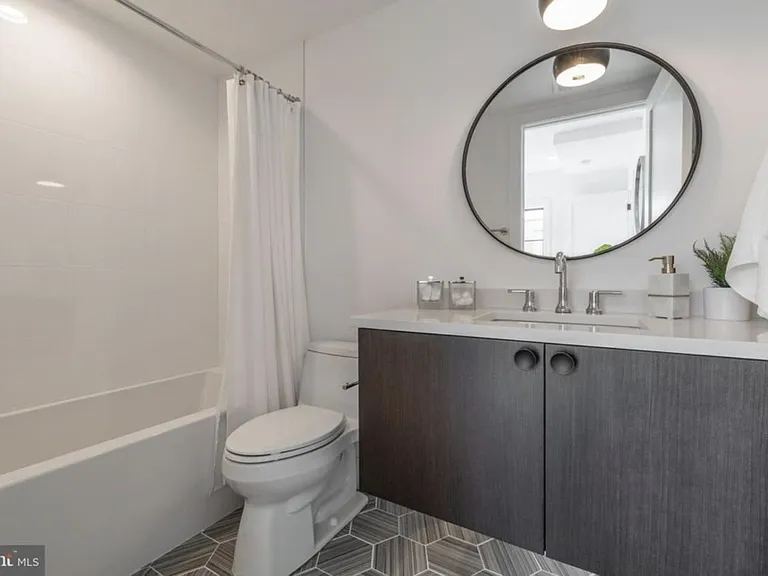 1844 3rd St NW #203 — Photo 7