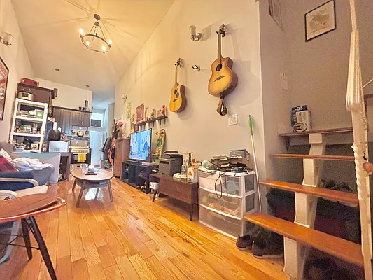 Rented by Doorway NYC, LLC | media 23