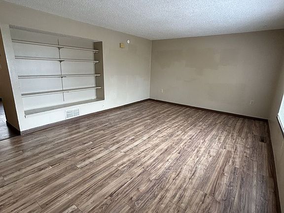4th image of 3000 N Joplin St APT 29