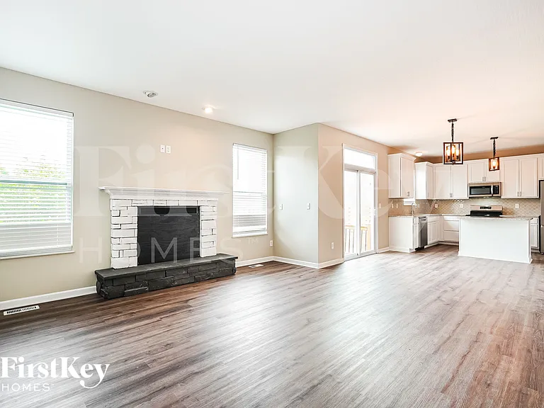 175 Poe Ave — Photo 4