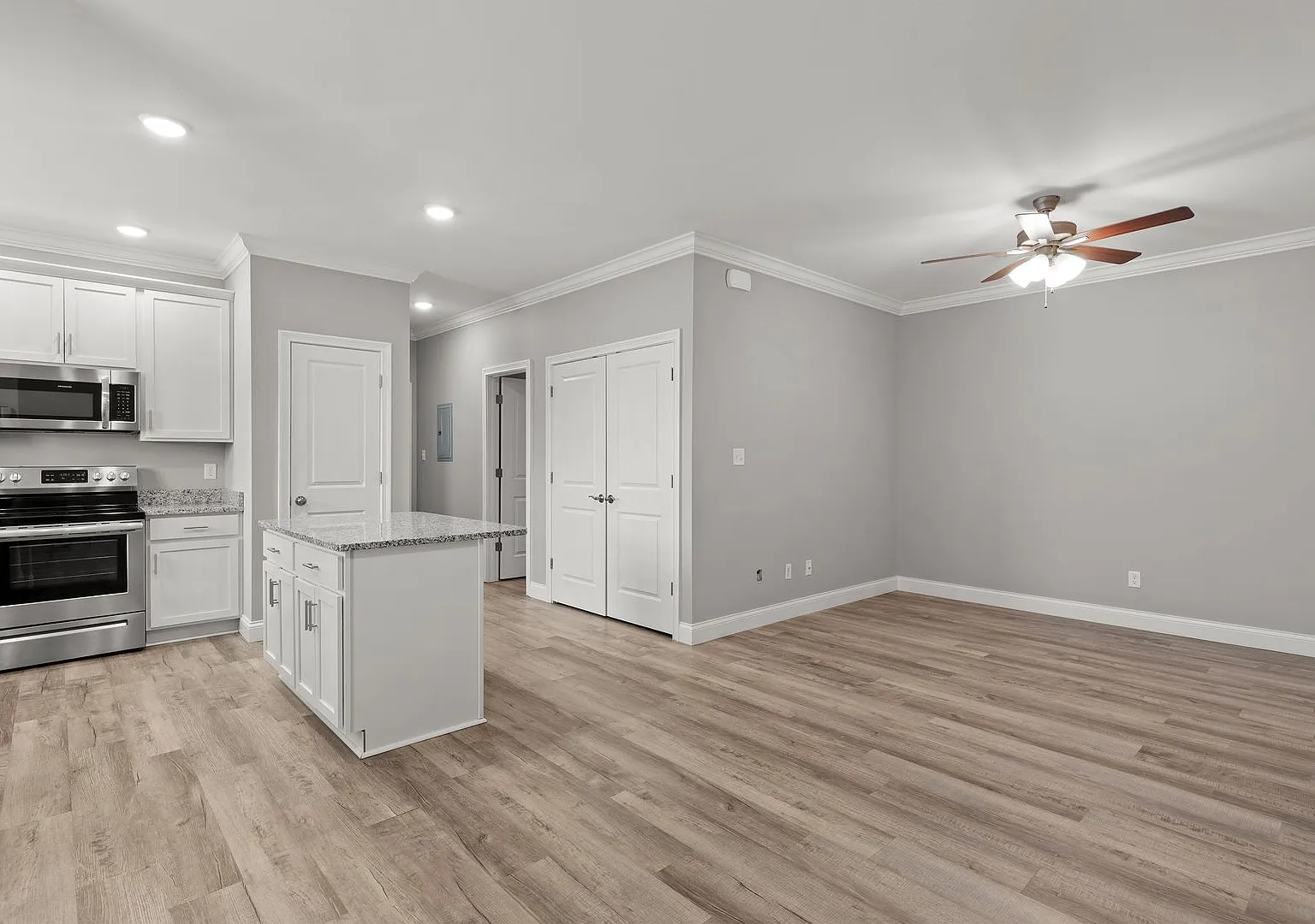 Keystone Commons/ 2154 — Photo 3