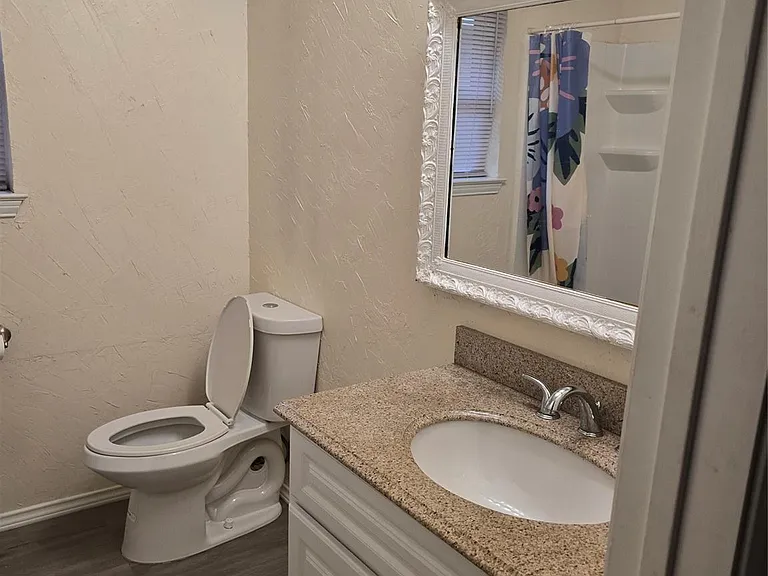 1421 Bryan Dr — Photo 16