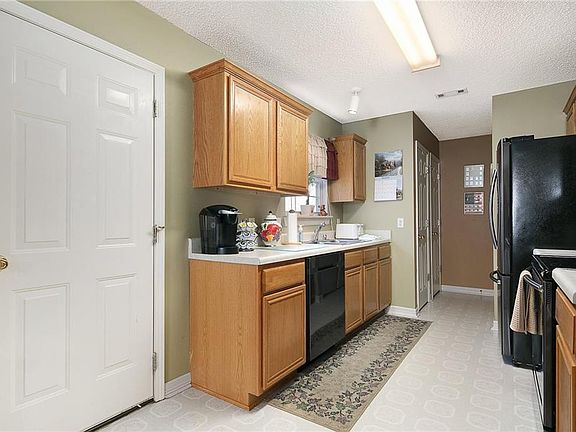 4th image of 2210 S Brandi Dr