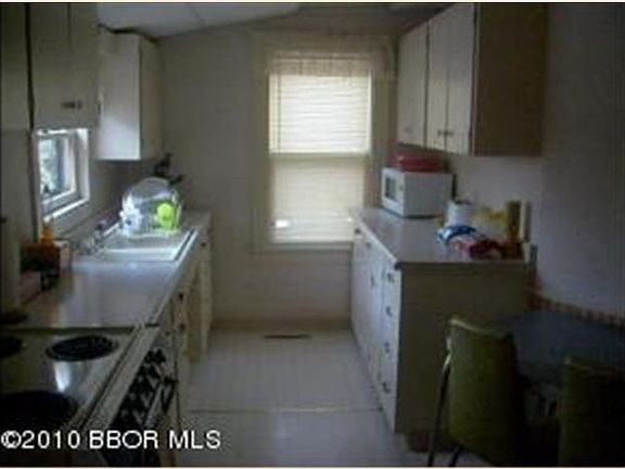5th image of 1001 Lake Street