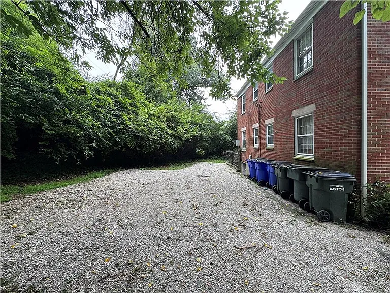 263 Valleyview Dr #3 — Photo 3