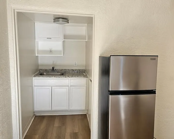 767 N Main St #8 — Photo 3