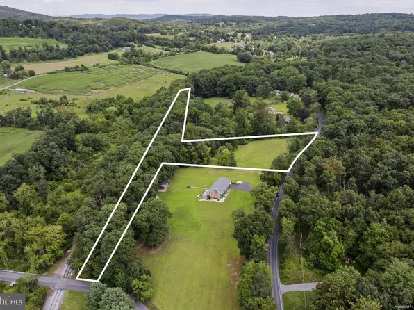 585 N Ridge Rd, Reinholds, PA 17569